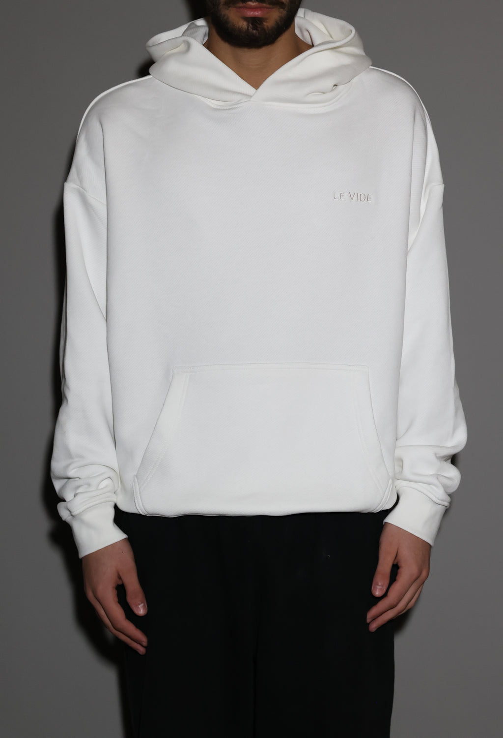 LE VIDE EMBROIDED HERITAGE HOODIE (WHITE)