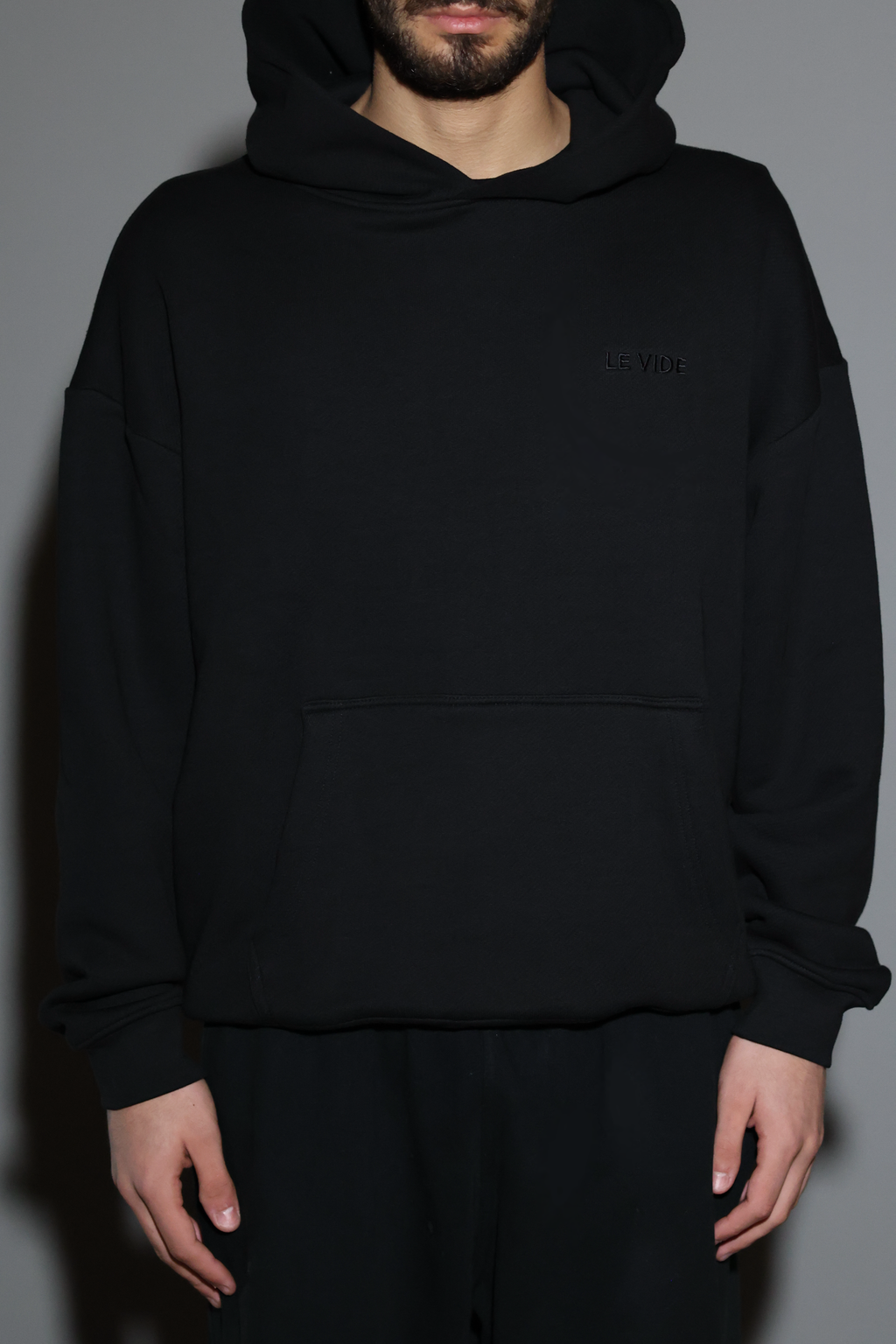 LE VIDE EMBROIDED HERITAGE HOODIE (BLACK)