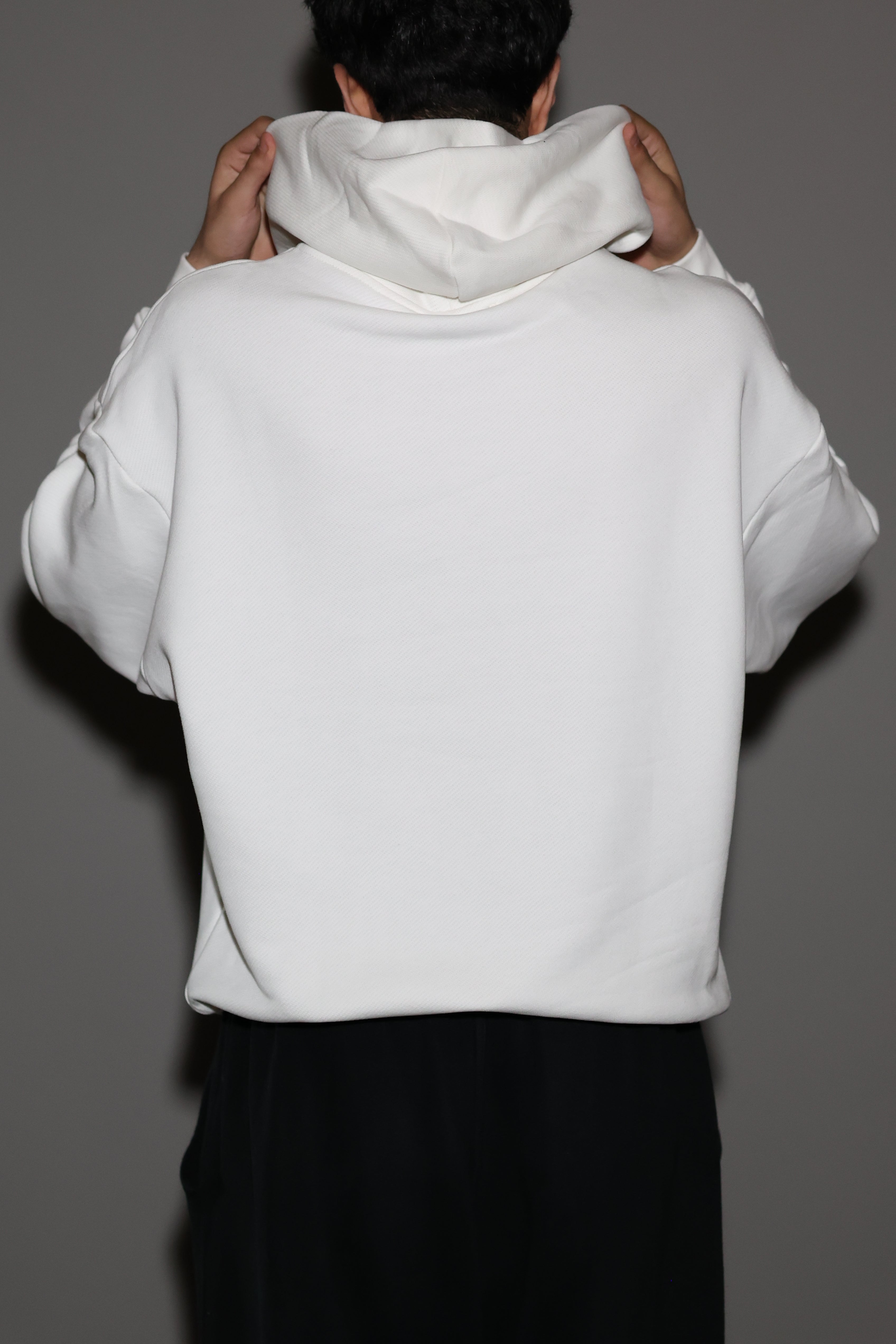 LE VIDE EMBROIDED HERITAGE HOODIE (WHITE)